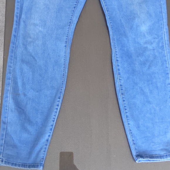 High-waisted, skinny jeans - Picture 2 of 3